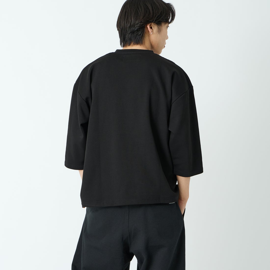 UNIVERSAL OVERALL [ユニバーサルオーバーオール] 別注 7分袖ドローコード付きポンチTシャツ [U2611280IN-JF] BLACK &&モデル身長：179cm 着用サイズ：L&&