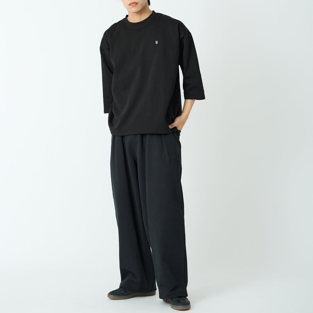 UNIVERSAL OVERALL [ユニバーサルオーバーオール] 別注 7分袖ドローコード付きポンチTシャツ [U2611280IN-JF] BLACK &&モデル身長：179cm 着用サイズ：L&&