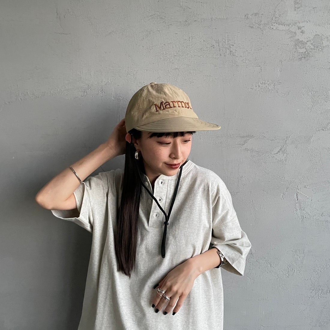 Marmot [マーモット] 別注 ブランドロゴ ロングビルキャップ [MTSS26UHG342IN-JF] LT.BEIGE