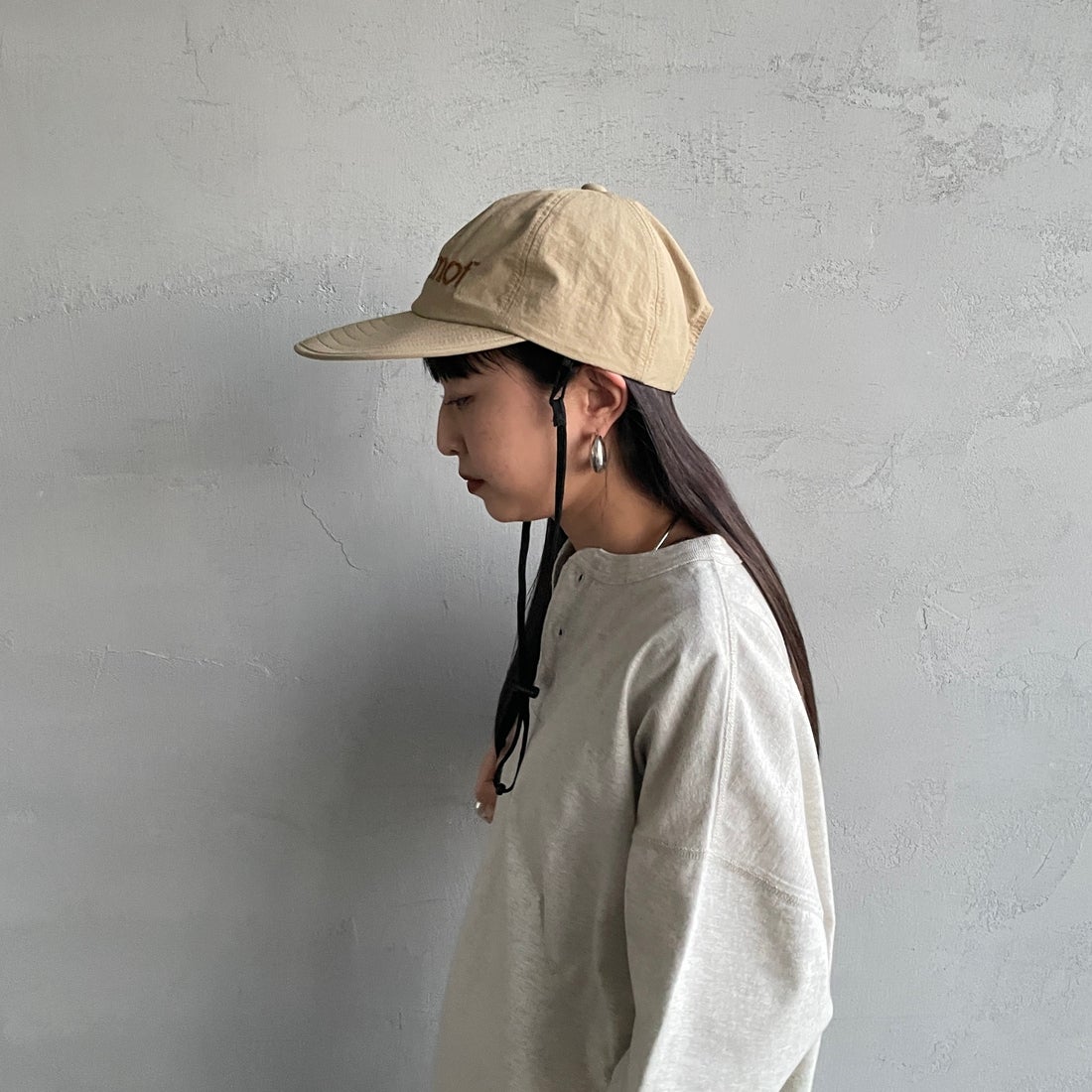 Marmot [マーモット] 別注 ブランドロゴ ロングビルキャップ [MTSS26UHG342IN-JF] LT.BEIGE