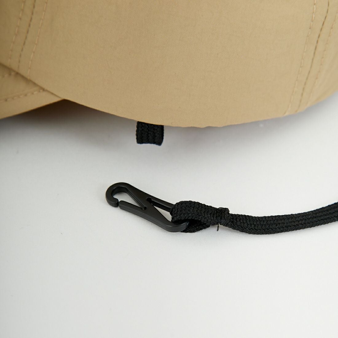 Marmot [マーモット] 別注 ブランドロゴ ロングビルキャップ [MTSS26UHG342IN-JF] LT.BEIGE