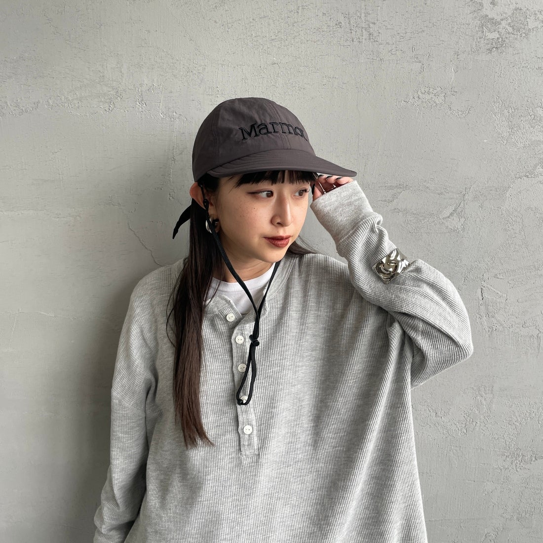 Marmot [マーモット] 別注 ブランドロゴ ロングビルキャップ [MTSS26UHG342IN-JF] CHARCOAL