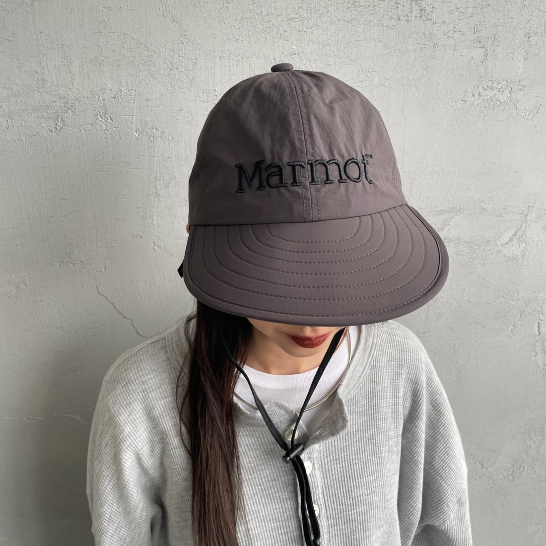 Marmot [マーモット] 別注 ブランドロゴ ロングビルキャップ [MTSS26UHG342IN-JF] CHARCOAL