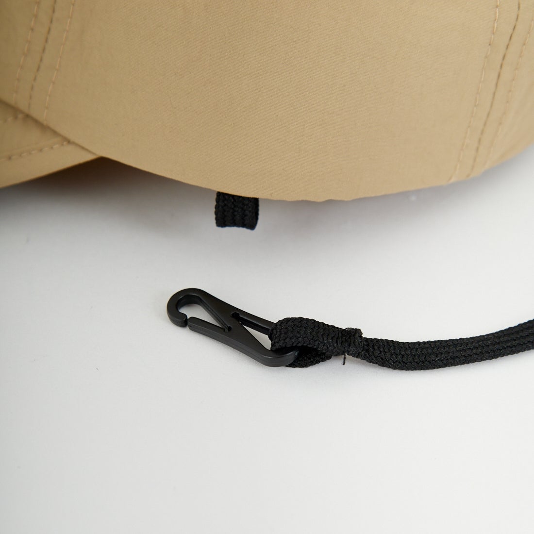 Marmot [マーモット] 別注 ブランドロゴ ロングビルキャップ [MTSS26UHG342IN-JF] LT.BEIGE