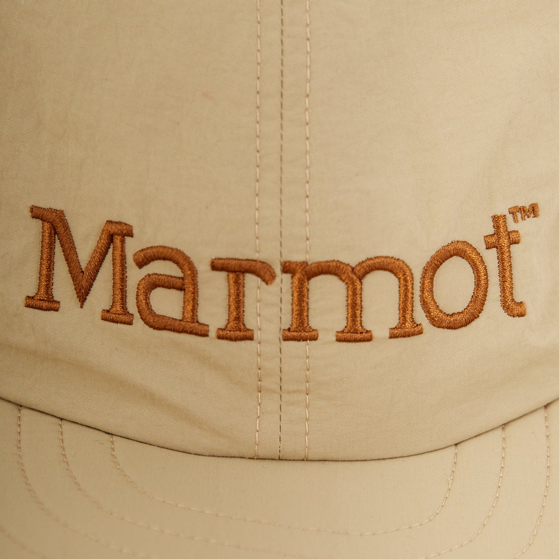 Marmot [マーモット] 別注 ブランドロゴ ロングビルキャップ [MTSS26UHG342IN-JF] LT.BEIGE