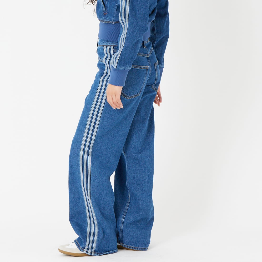 adidas Originals [アディダス オリジナルス] ファイヤーバード デニムトラックパンツ [BZ794] KD2935 &&モデル身長：162cm 着用サイズ：24-30&&