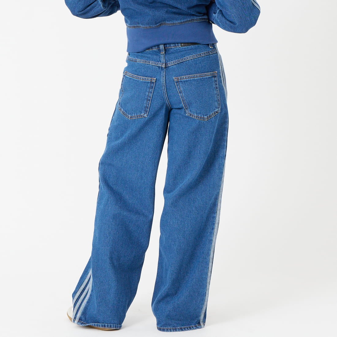 adidas Originals [アディダス オリジナルス] ファイヤーバード デニムトラックパンツ [BZ794] KD2935 &&モデル身長：162cm 着用サイズ：24-30&&