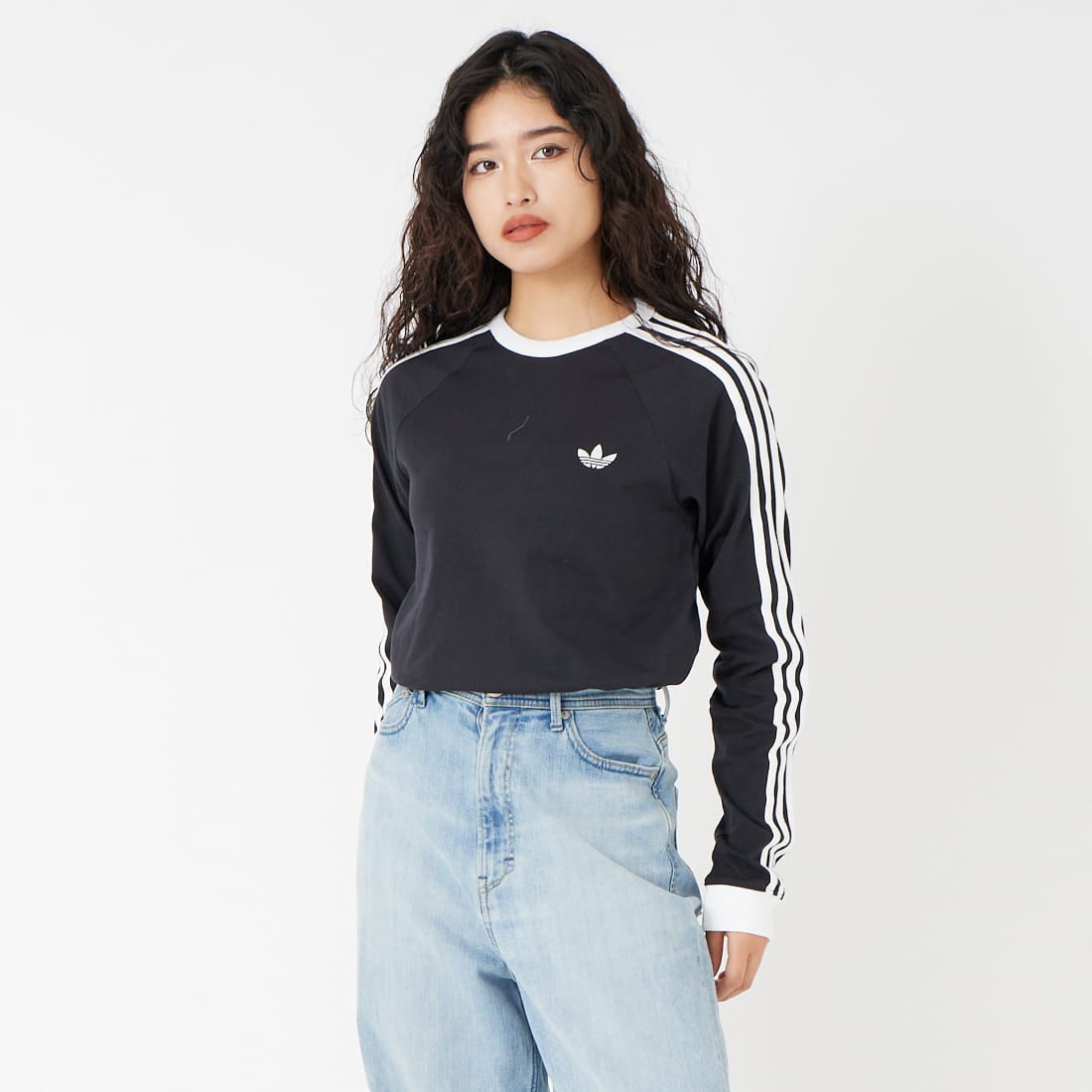 adidas Originals [アディダス オリジナルス] スリーストライプス ロングスリーブTシャツ [MCE70] KE3546 &&モデル身長：162cm 着用サイズ：S&&