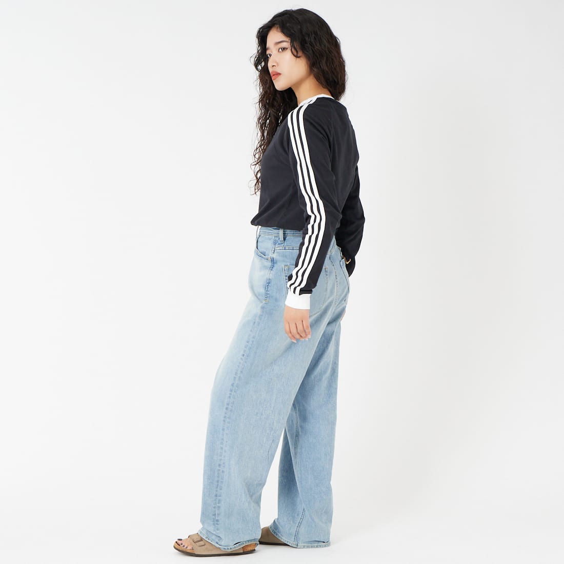 adidas Originals [アディダス オリジナルス] スリーストライプス ロングスリーブTシャツ [MCE70] KE3546 &&モデル身長：162cm 着用サイズ：S&&