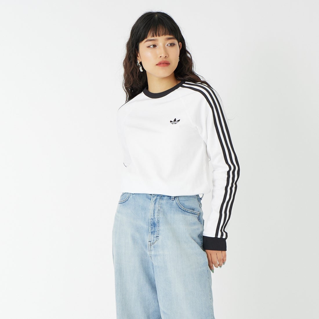 adidas Originals [アディダス オリジナルス] スリーストライプス ロングスリーブTシャツ [MCE70] KE3545 &&モデル身長：162cm 着用サイズ：S&&