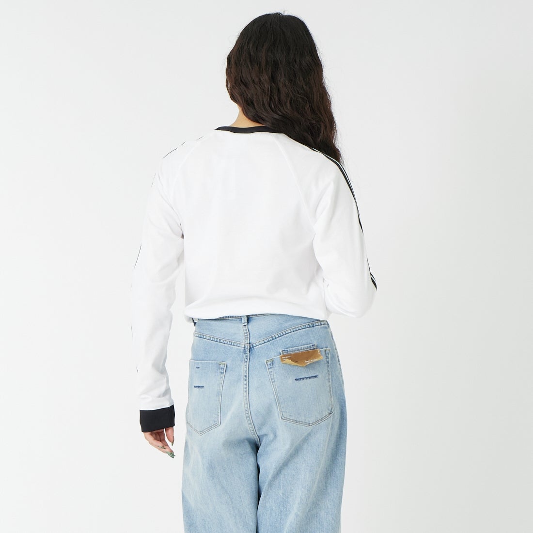 adidas Originals [アディダス オリジナルス] スリーストライプス ロングスリーブTシャツ [MCE70] KE3545 &&モデル身長：162cm 着用サイズ：S&&