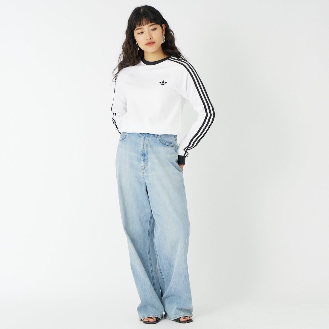 adidas Originals [アディダス オリジナルス] スリーストライプス ロングスリーブTシャツ [MCE70] KE3545 &&モデル身長：162cm 着用サイズ：S&&