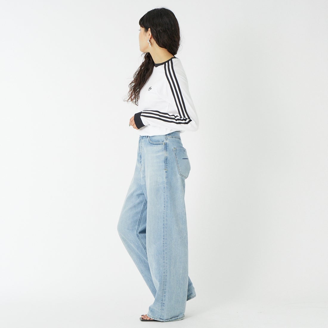 adidas Originals [アディダス オリジナルス] スリーストライプス ロングスリーブTシャツ [MCE70] KE3545 &&モデル身長：162cm 着用サイズ：S&&