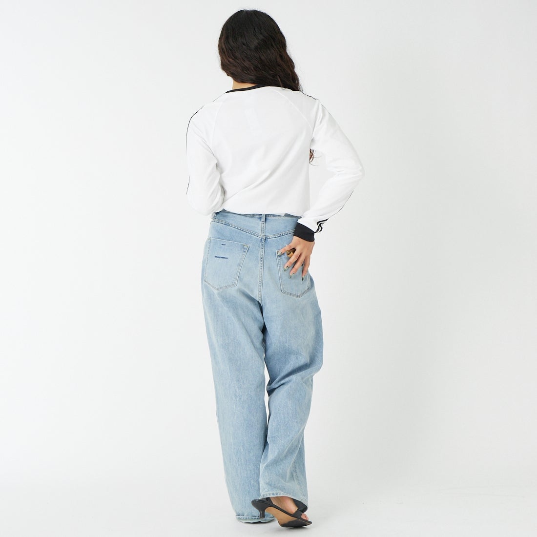 adidas Originals [アディダス オリジナルス] スリーストライプス ロングスリーブTシャツ [MCE70] KE3545 &&モデル身長：162cm 着用サイズ：S&&