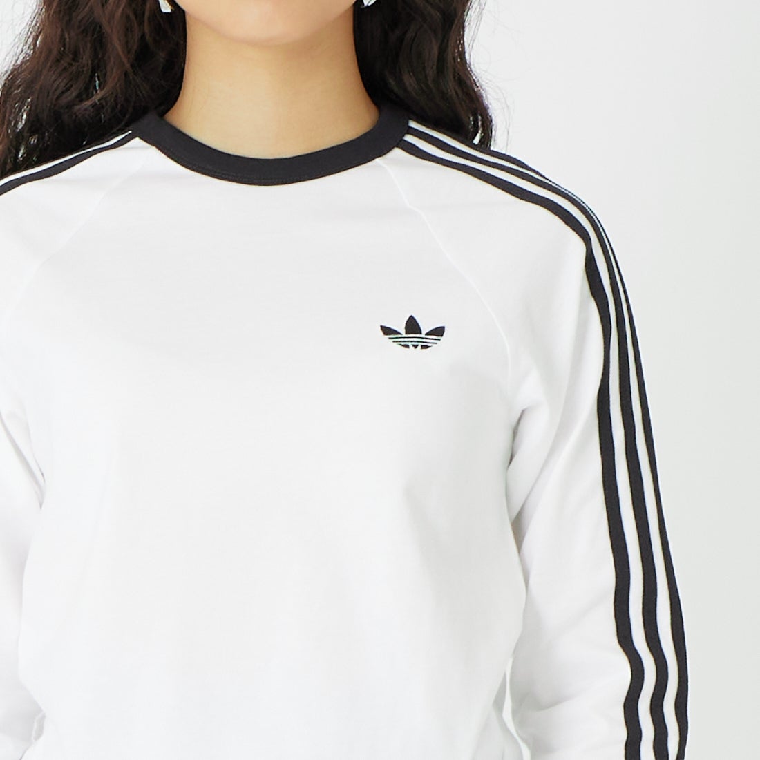adidas Originals [アディダス オリジナルス] スリーストライプス ロングスリーブTシャツ [MCE70] KE3545 &&モデル身長：162cm 着用サイズ：S&&