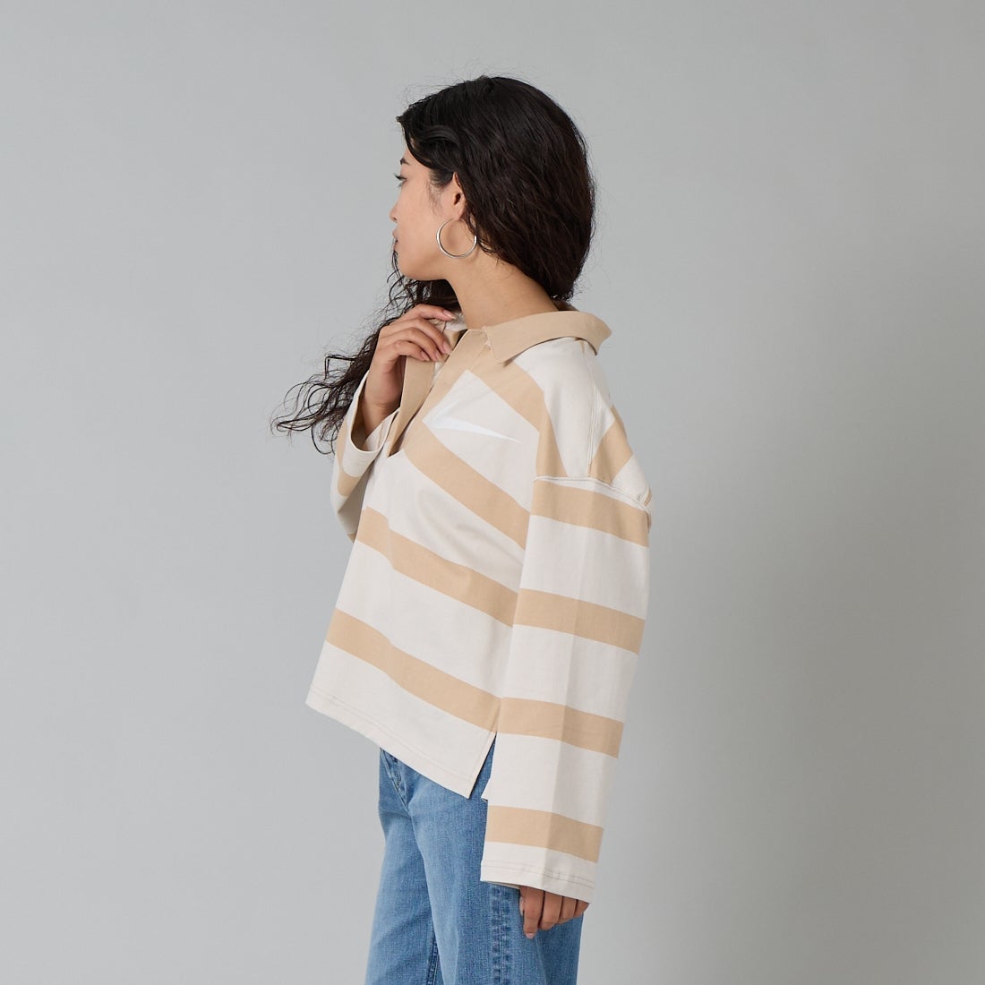 NIKE [ナイキ] ウィメンズ オーバーサイズドトップス [IQ0441] 72 L.BONE &&モデル身長：162cm 着用サイズ：M&&