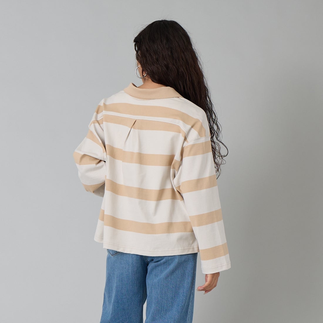 NIKE [ナイキ] ウィメンズ オーバーサイズドトップス [IQ0441] 72 L.BONE &&モデル身長：162cm 着用サイズ：M&&