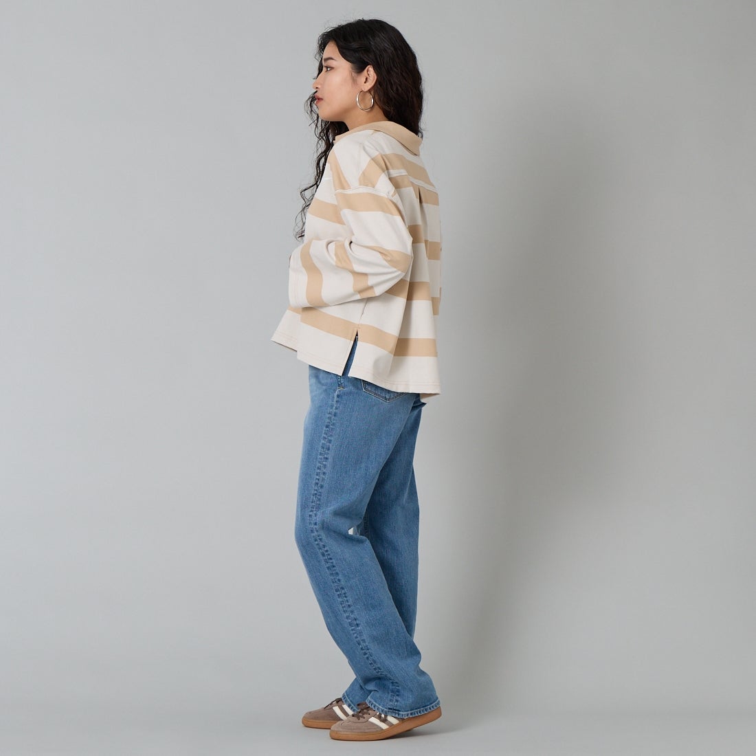 NIKE [ナイキ] ウィメンズ オーバーサイズドトップス [IQ0441] 72 L.BONE &&モデル身長：162cm 着用サイズ：M&&