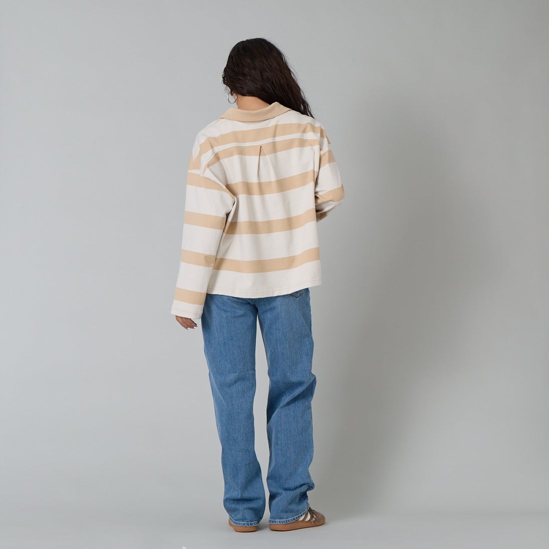 NIKE [ナイキ] ウィメンズ オーバーサイズドトップス [IQ0441] 72 L.BONE &&モデル身長：162cm 着用サイズ：M&&