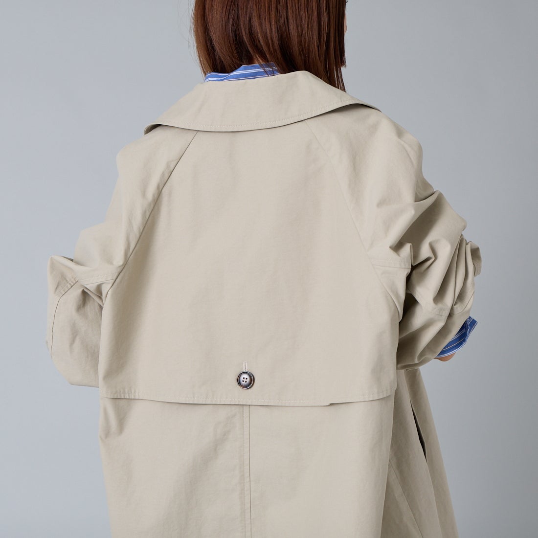 CLOCHE [クロシェ] ミドル丈トレンチコート [61284504] ﾍﾞｰｼﾞｭ &&モデル身長：159cm 着用サイズ：2&&