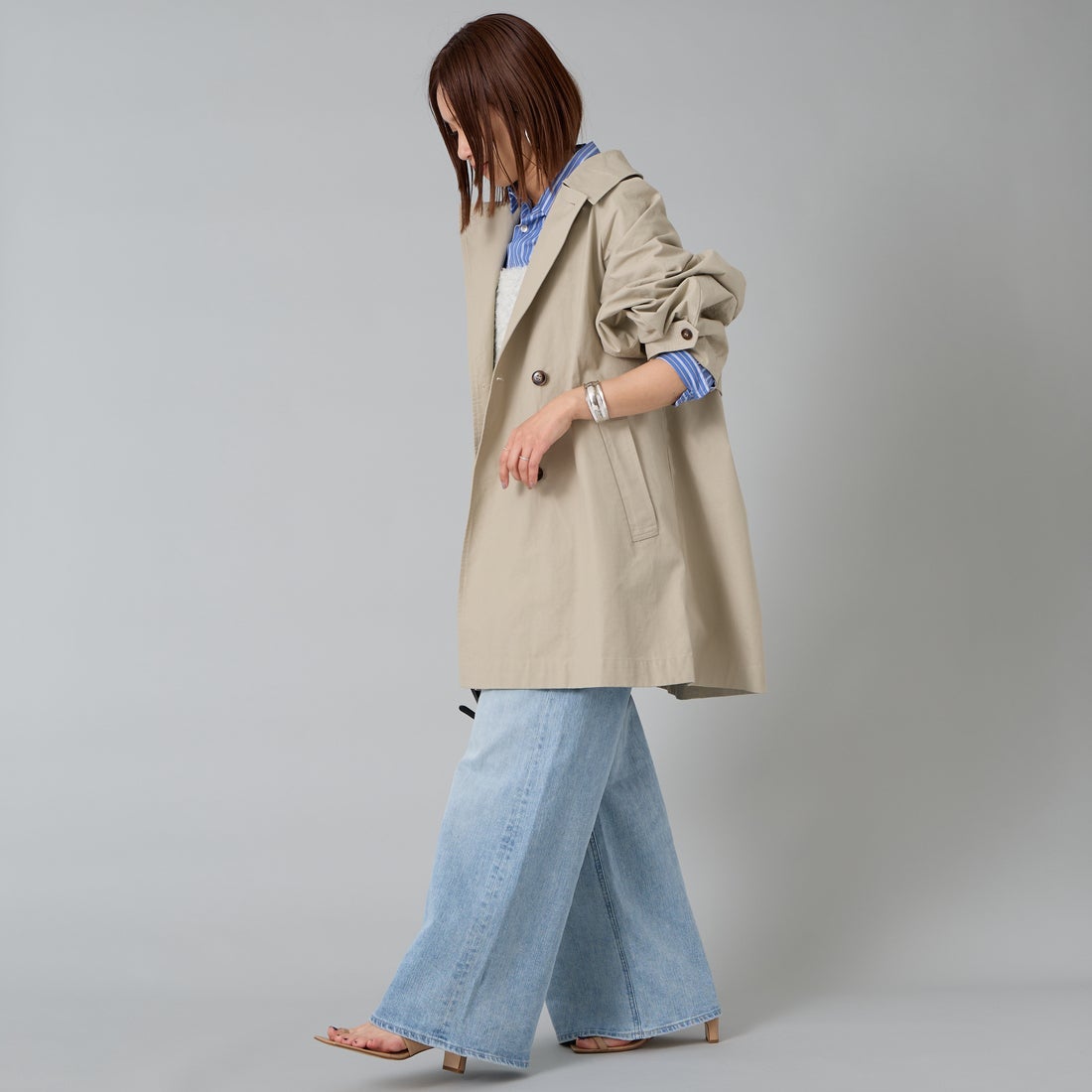 CLOCHE [クロシェ] ミドル丈トレンチコート [61284504] ﾍﾞｰｼﾞｭ &&モデル身長：159cm 着用サイズ：2&&