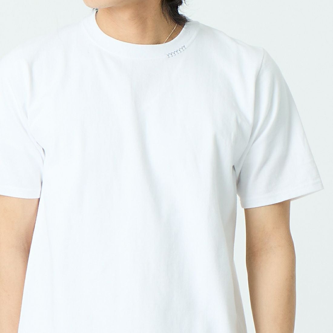 YANUK [ヤヌーク] YYYYYYY Tシャツ [57261901] WSX &&モデル身長：179cm 着用サイズ：M&&