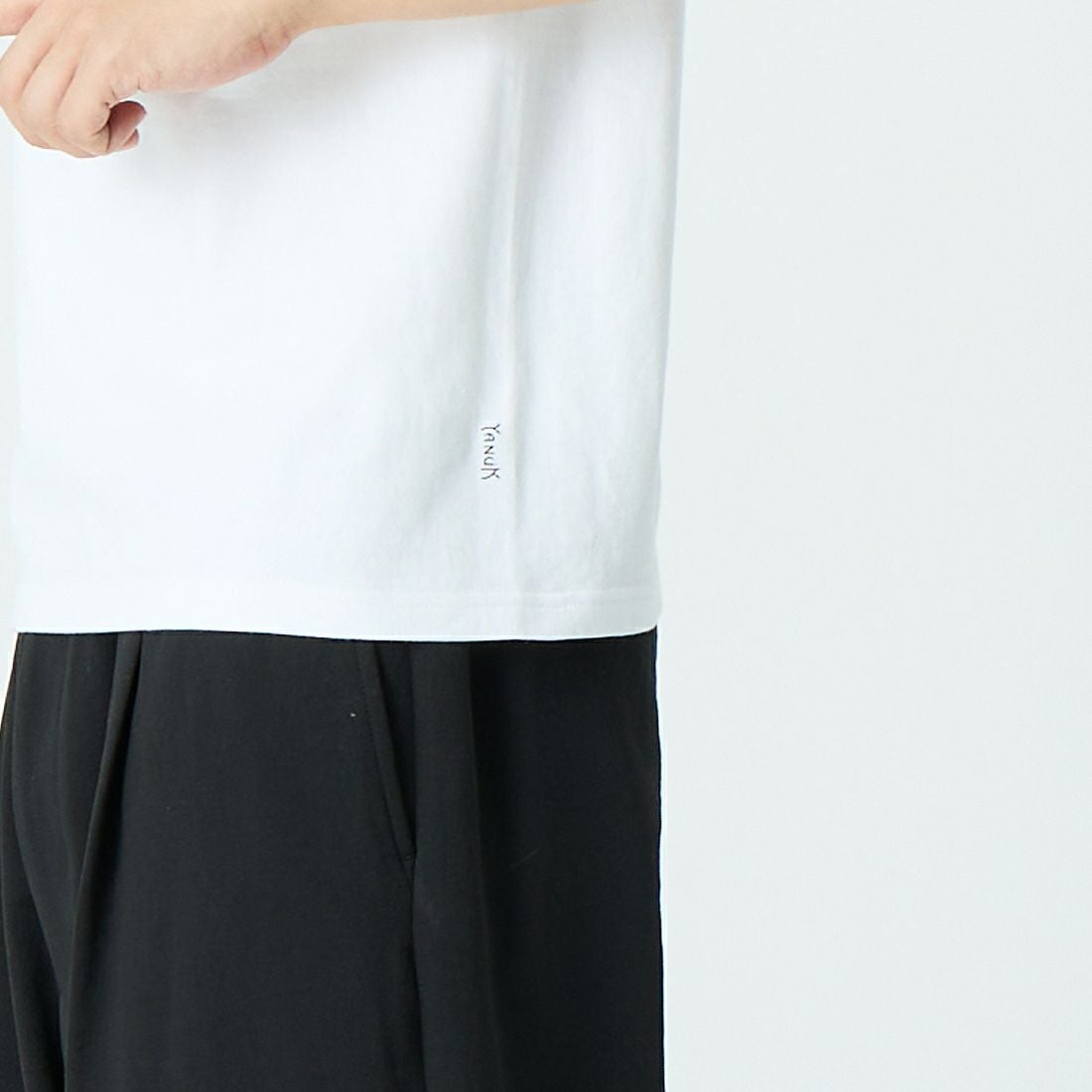 YANUK [ヤヌーク] YYYYYYY Tシャツ [57261901] WSX &&モデル身長：179cm 着用サイズ：M&&