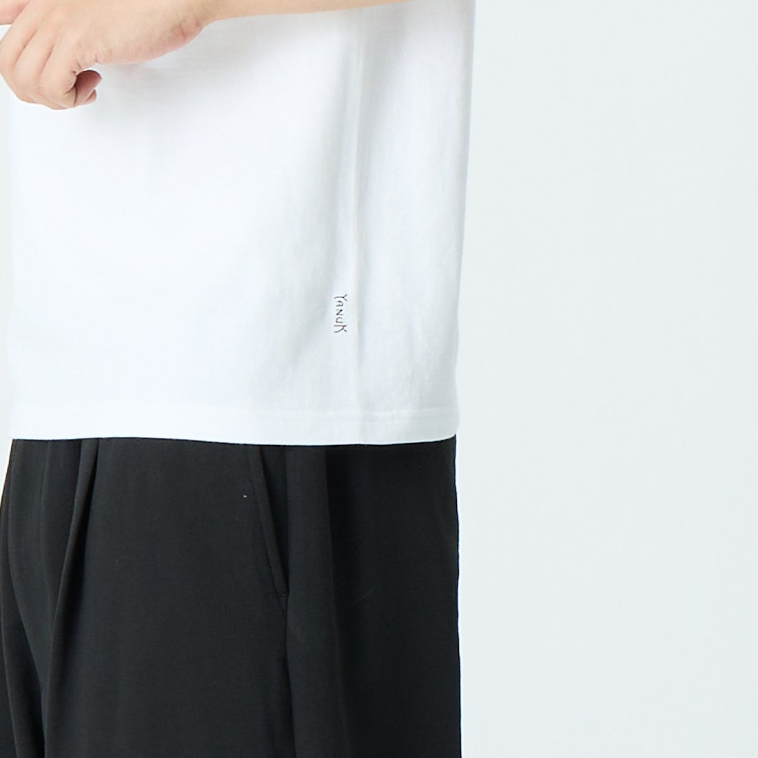 YANUK [ヤヌーク] YYYYYYY Tシャツ [57261901] WSX &&モデル身長：179cm 着用サイズ：M&&