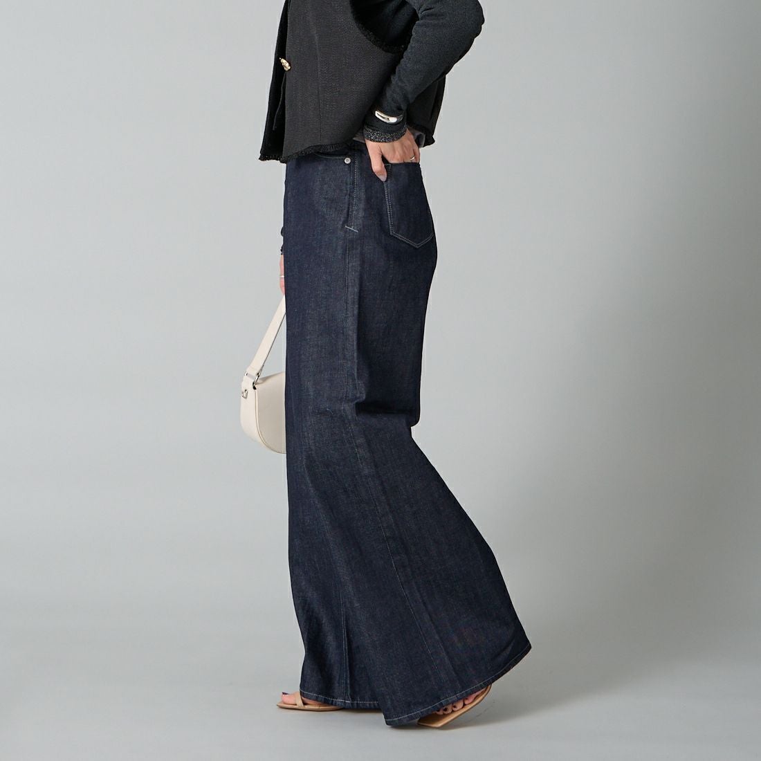 YANUK [ヤヌーク] ワイドフレアデニム [57151320] OWI &&モデル身長：159cm 着用サイズ：24&&