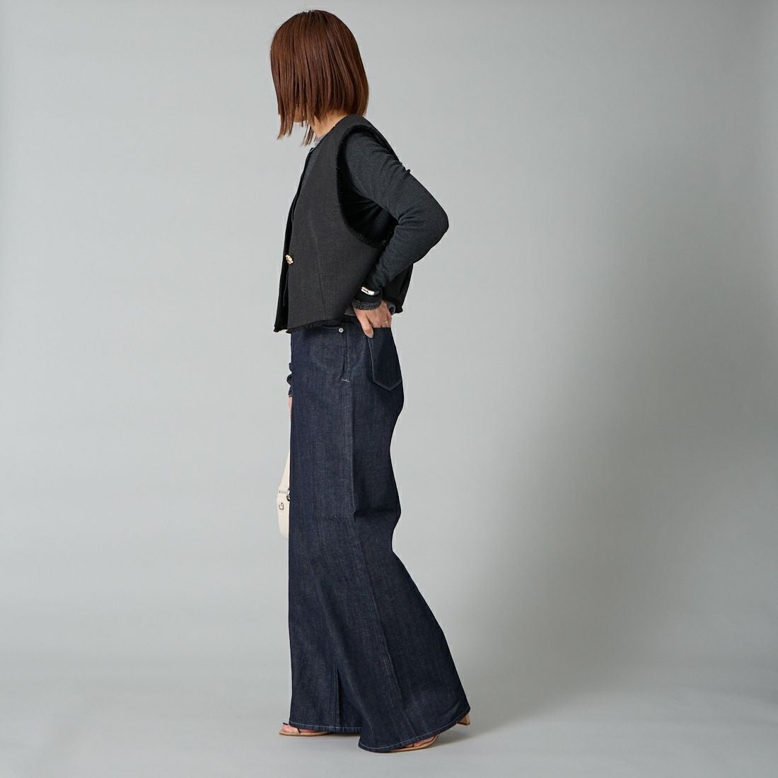 YANUK [ヤヌーク] ワイドフレアデニム [57151320] OWI &&モデル身長：159cm 着用サイズ：24&&