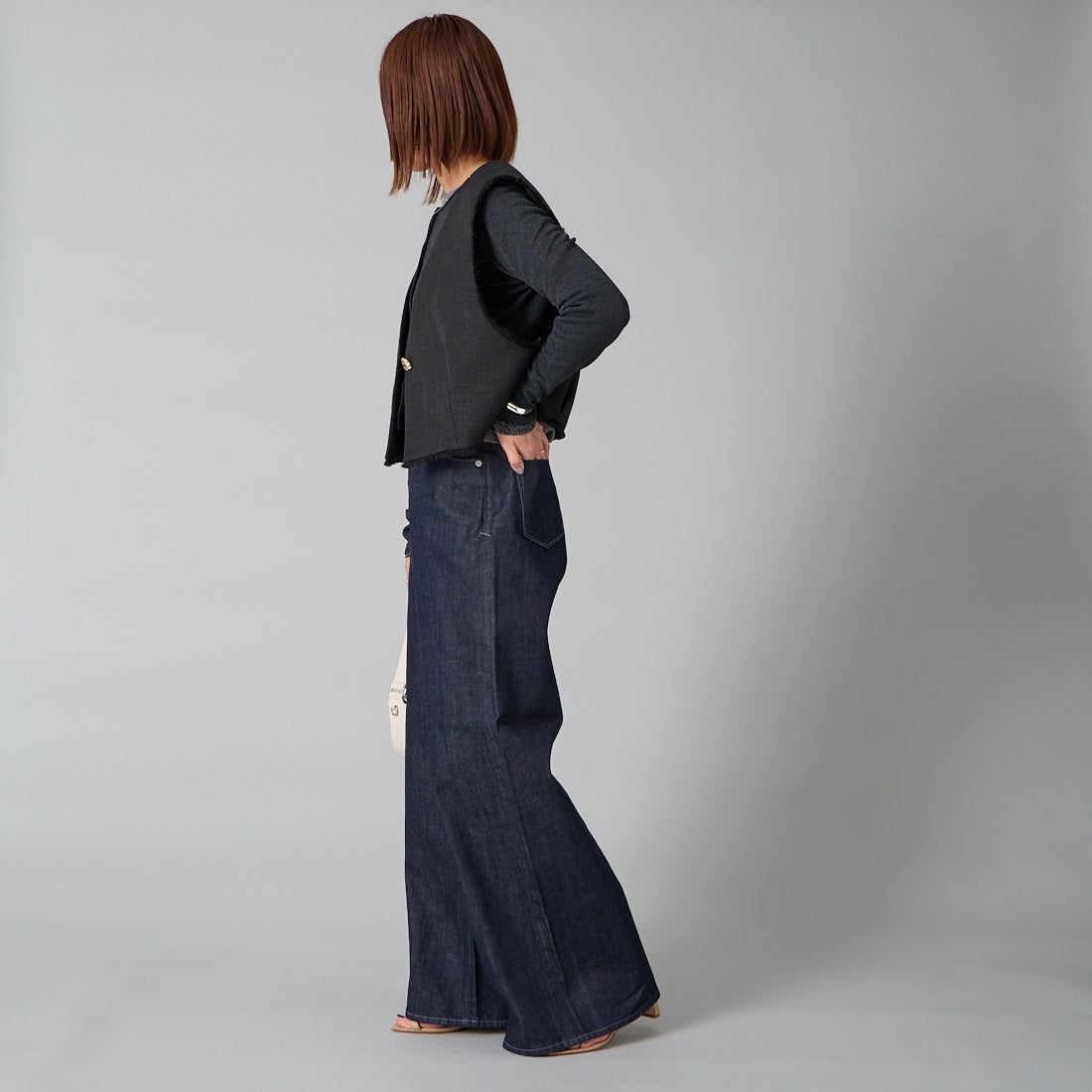 YANUK [ヤヌーク] ワイドフレアデニム [57151320] OWI &&モデル身長：159cm 着用サイズ：24&&