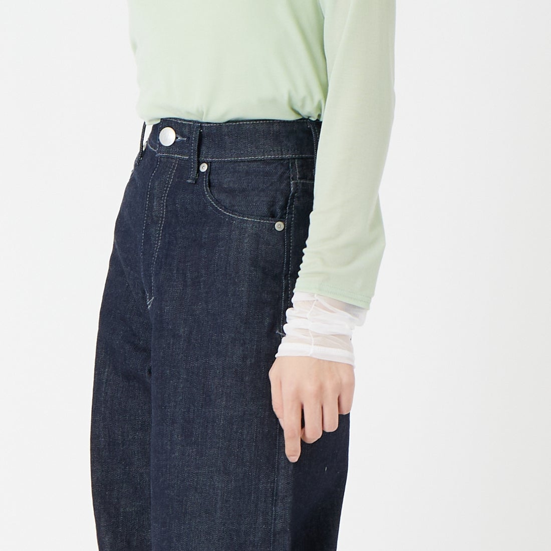 DIGNITE COLLIER [ディニテコリエ] 袖シャーリングプルオーバー [80267005] 061 ﾐﾝﾄｸﾞﾘ &&モデル身長：162cm 着用サイズ：F&&