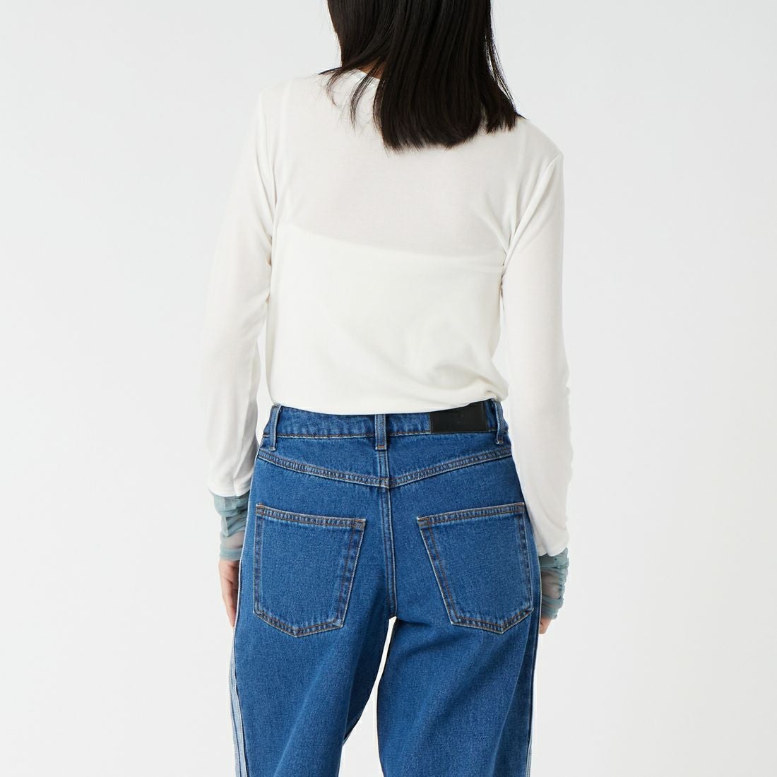 DIGNITE COLLIER [ディニテコリエ] 袖シャーリングプルオーバー [80267005] 031 ｵﾌﾎﾜｲﾄ &&モデル身長：162cm 着用サイズ：F&&