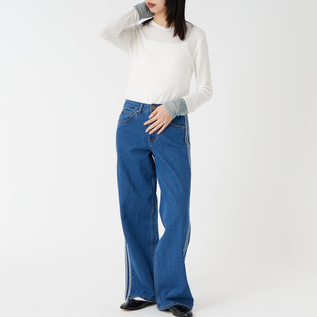 DIGNITE COLLIER [ディニテコリエ] 袖シャーリングプルオーバー [80267005] 031 ｵﾌﾎﾜｲﾄ &&モデル身長：162cm 着用サイズ：F&&