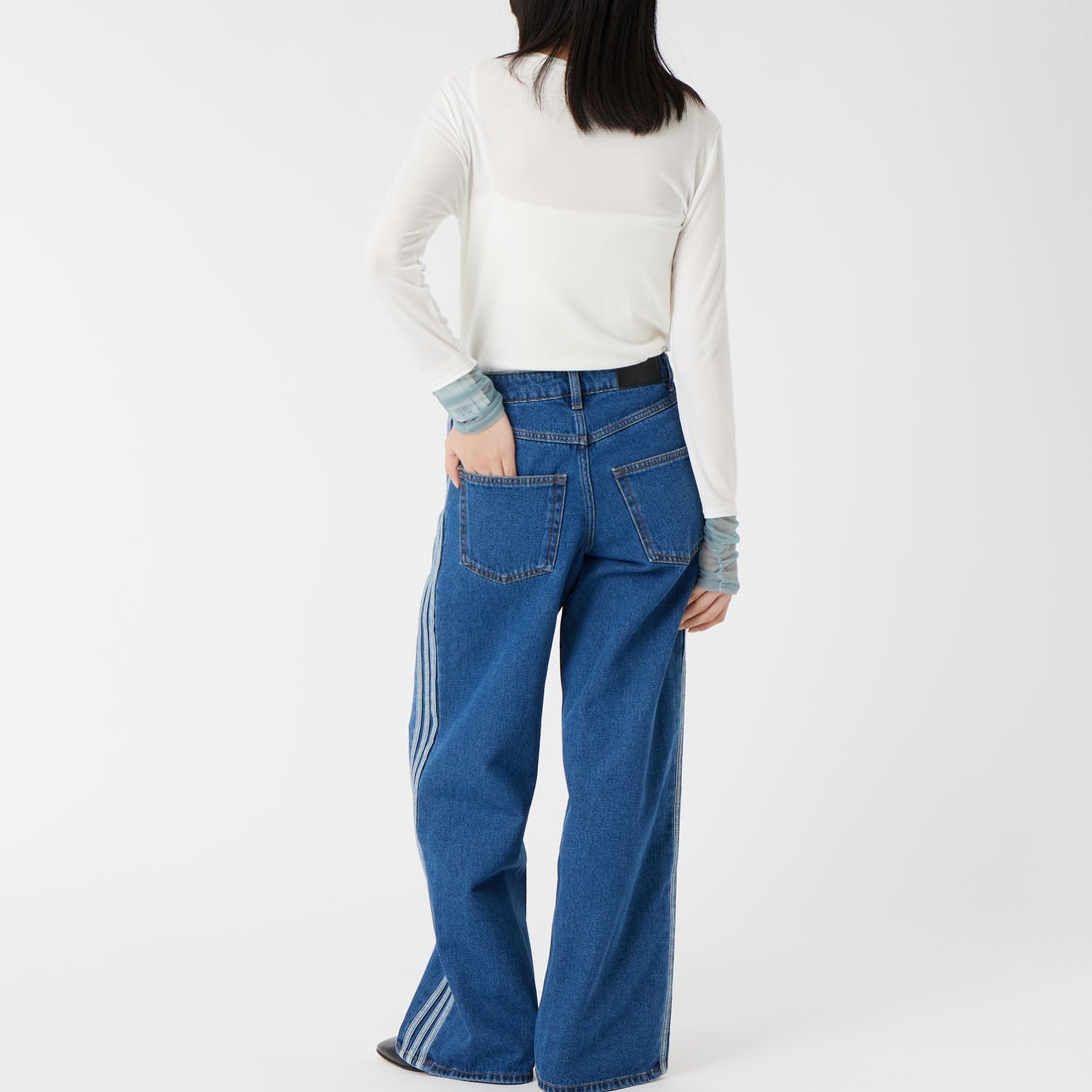 DIGNITE COLLIER [ディニテコリエ] 袖シャーリングプルオーバー [80267005] 031 ｵﾌﾎﾜｲﾄ &&モデル身長：162cm 着用サイズ：F&&