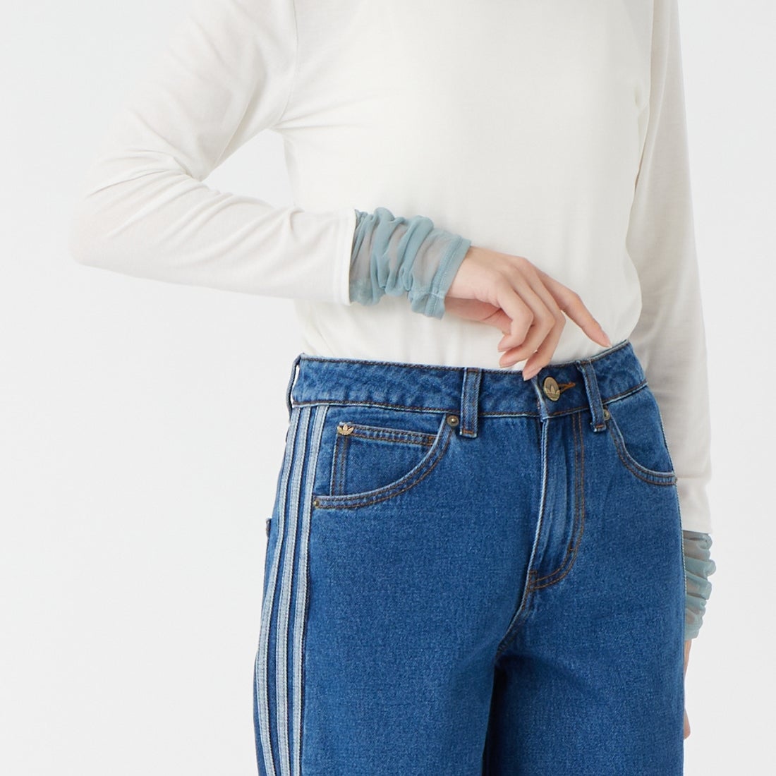 DIGNITE COLLIER [ディニテコリエ] 袖シャーリングプルオーバー [80267005] 031 ｵﾌﾎﾜｲﾄ &&モデル身長：162cm 着用サイズ：F&&