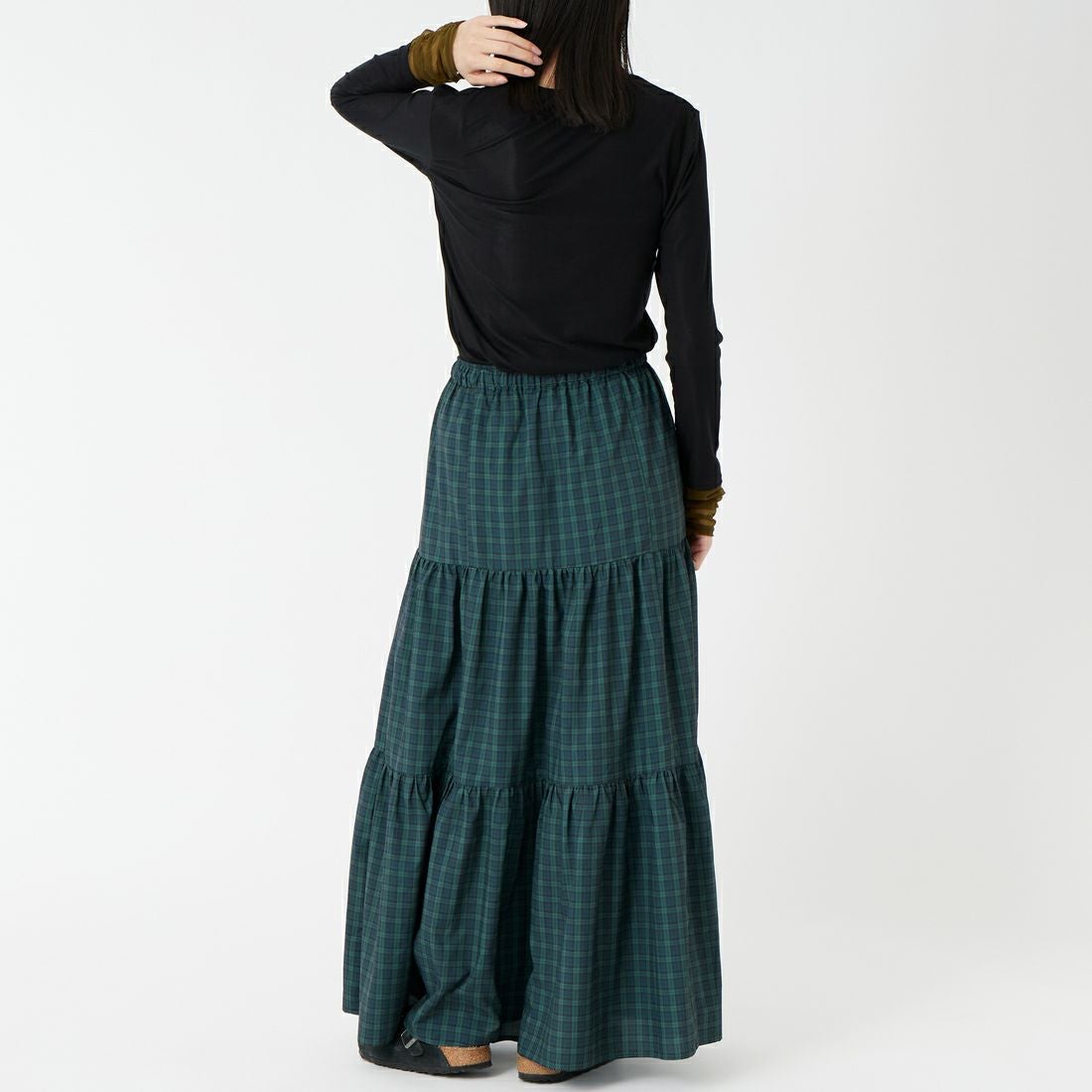 DIGNITE COLLIER [ディニテコリエ] 袖シャーリングプルオーバー [80267005] 004 ﾌﾞﾗｯｸ &&モデル身長：162cm 着用サイズ：F&&