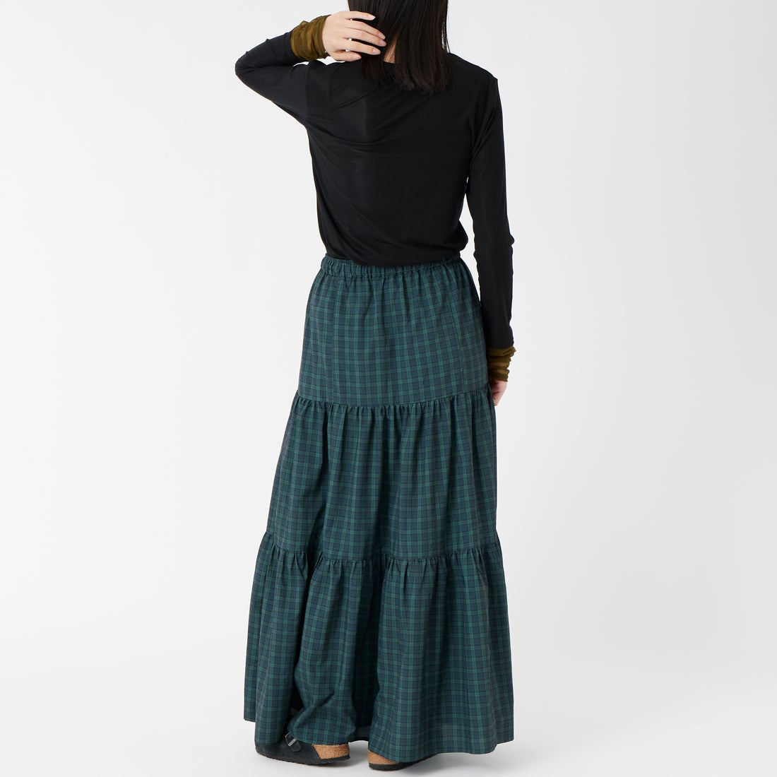 DIGNITE COLLIER [ディニテコリエ] 袖シャーリングプルオーバー [80267005] 004 ﾌﾞﾗｯｸ &&モデル身長：162cm 着用サイズ：F&&