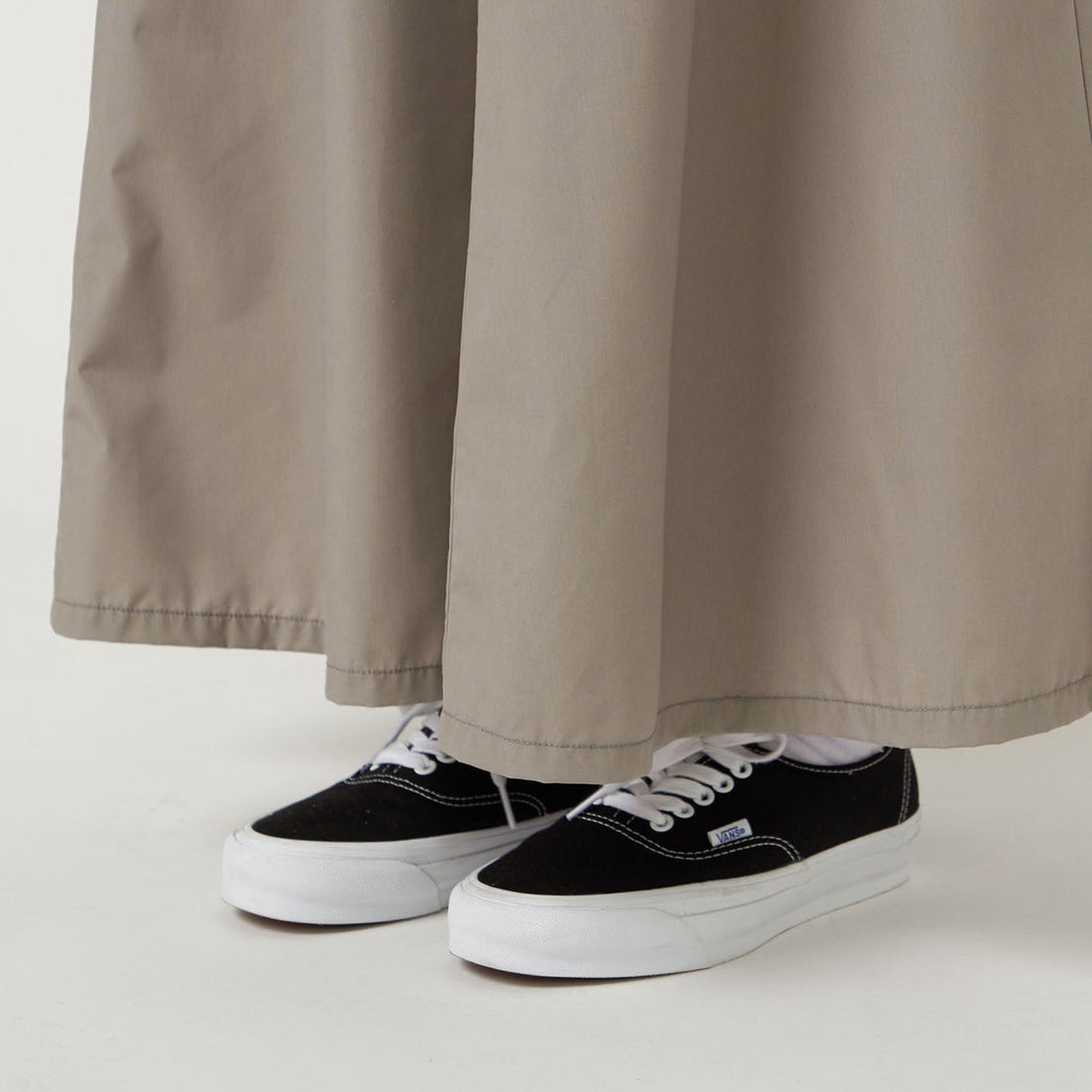 THE NORTH FACE PURPLE LABEL [ザ ノースフェイス パープルレーベル] フィールドティアードスカート [N26SE057] H GRAY &&モデル身長：165cm 着用サイズ：WS&&