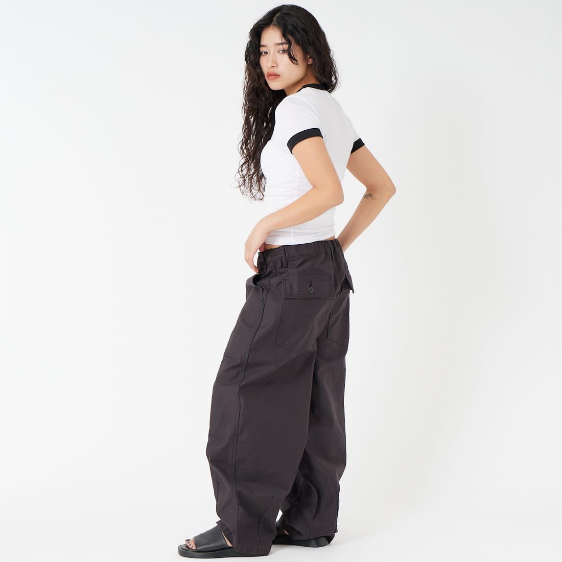 HARVESTY [ハーベスティ] ビッグファティーグパンツ [A12605] 19 BLACK &&モデル身長：162cm 着用サイズ：1&&