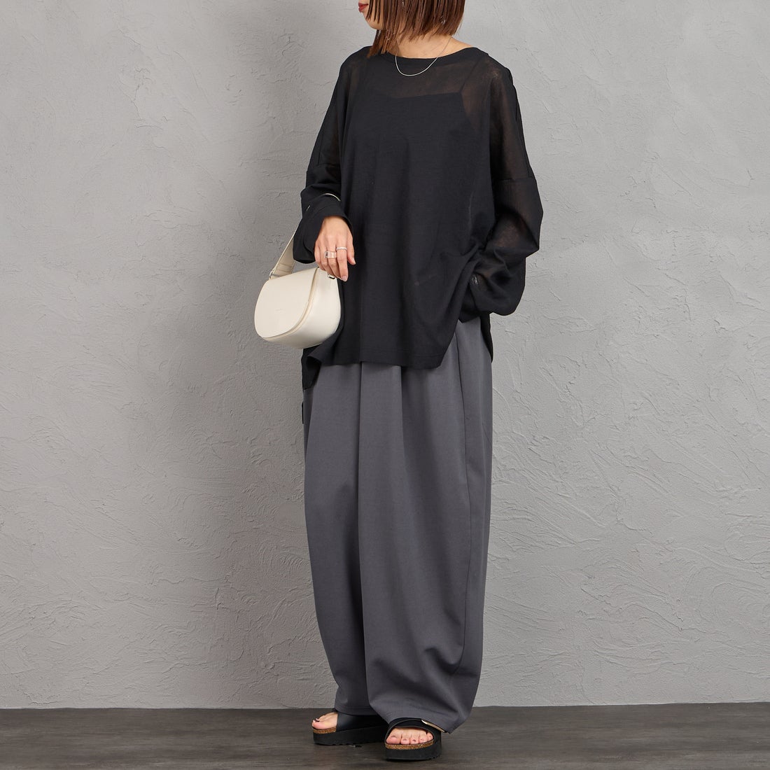 mizuiro ind [ミズイロインド] ワッシャーボイルワイドプルオーバー [1-210070] 99 BLACK &&モデル身長：159cm 着用サイズ：F&&