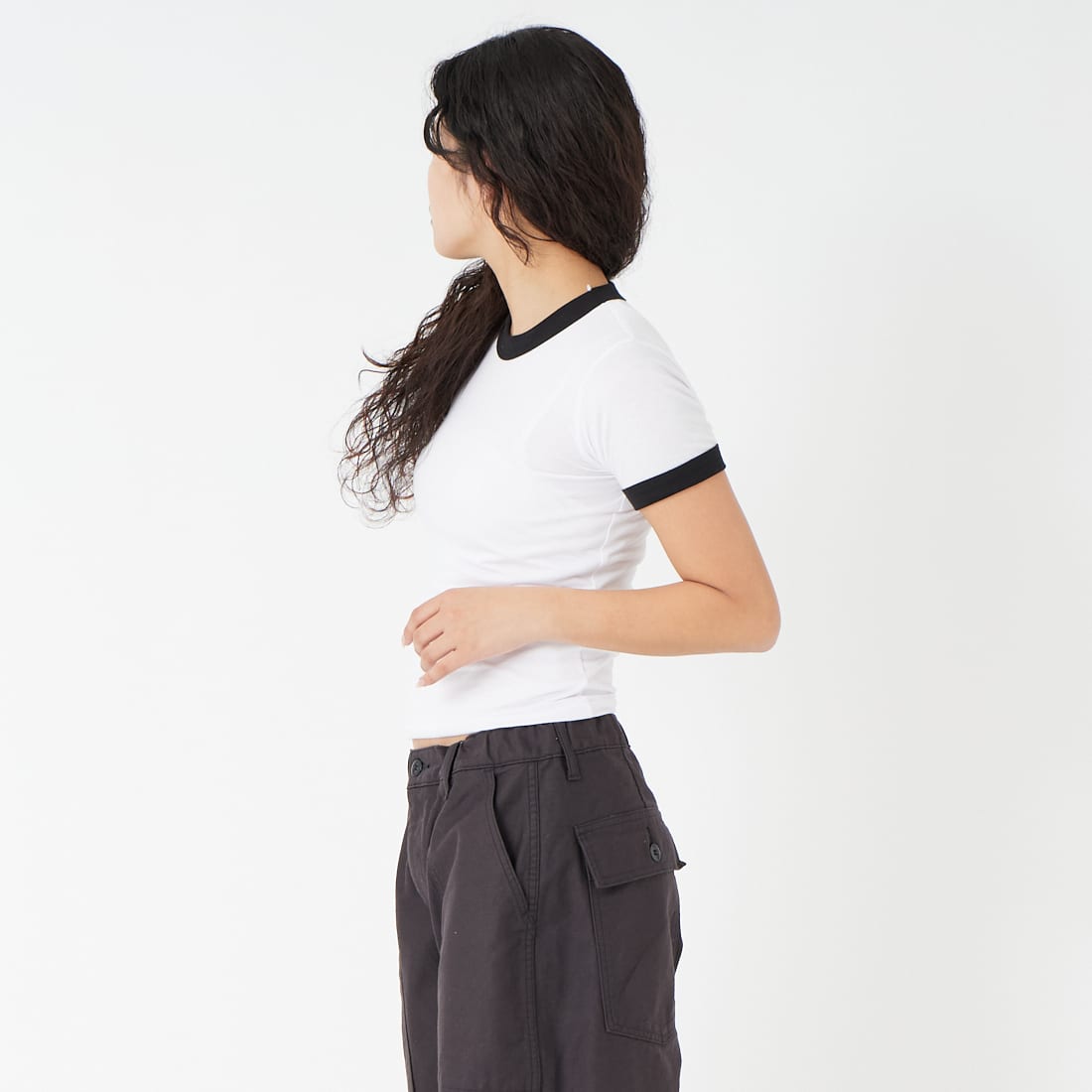 LOS ANGELES APPAREL [ロサンゼルスアパレル] ポリコットンリンガーTシャツ [RINGERS-WOMENS-TEE] WHITE/BLK &&モデル身長：162cm 着用サイズ：S&&