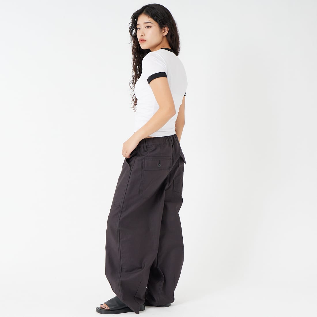 LOS ANGELES APPAREL [ロサンゼルスアパレル] ポリコットンリンガーTシャツ [RINGERS-WOMENS-TEE] WHITE/BLK &&モデル身長：162cm 着用サイズ：S&&