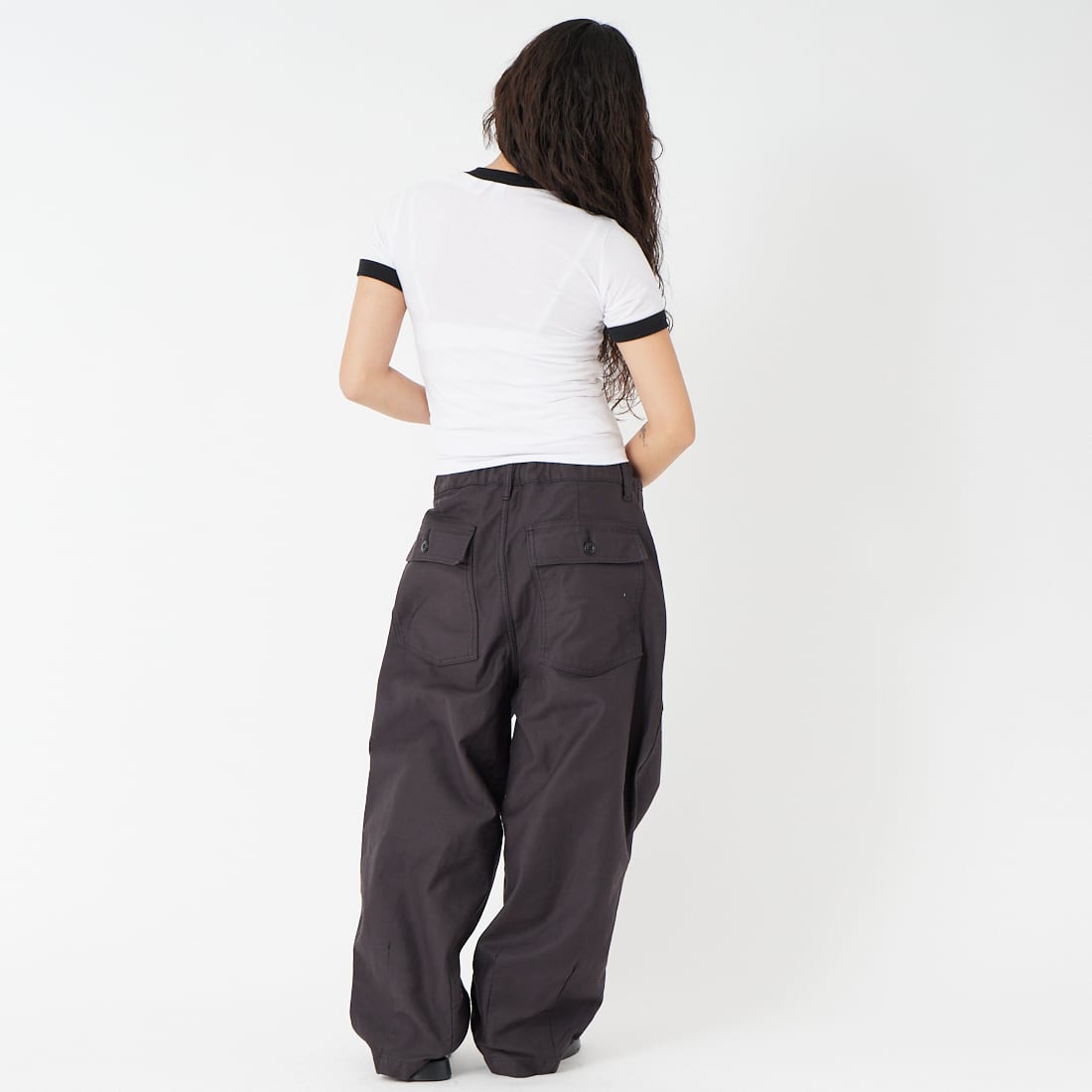 LOS ANGELES APPAREL [ロサンゼルスアパレル] ポリコットンリンガーTシャツ [RINGERS-WOMENS-TEE] WHITE/BLK &&モデル身長：162cm 着用サイズ：S&&