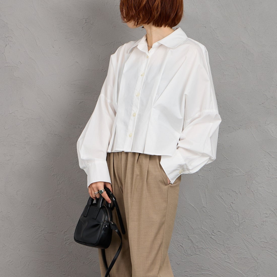 mizuiro ind [ミズイロインド] コクーンショートシャツ [1-230164] 11 OFF WHI &&モデル身長：158cm 着用サイズ：F&&