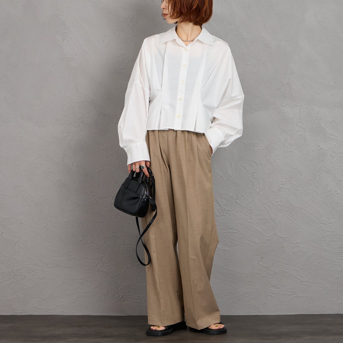 mizuiro ind [ミズイロインド] コクーンショートシャツ [1-230164] 11 OFF WHI &&モデル身長：158cm 着用サイズ：F&&