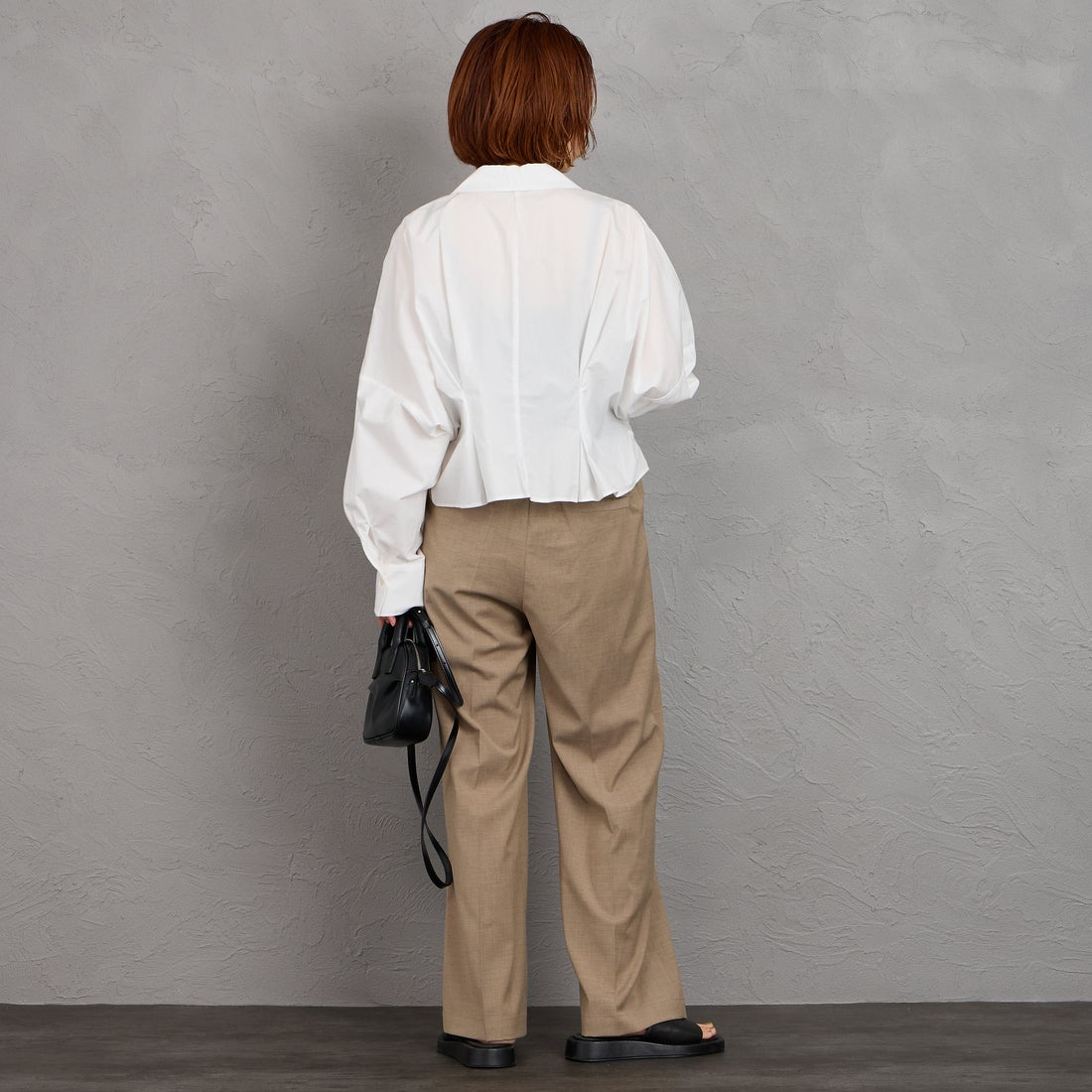 mizuiro ind [ミズイロインド] コクーンショートシャツ [1-230164] 11 OFF WHI &&モデル身長：158cm 着用サイズ：F&&