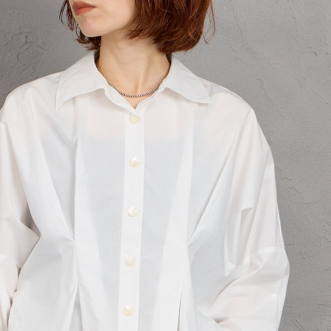 mizuiro ind [ミズイロインド] コクーンショートシャツ [1-230164] 11 OFF WHI &&モデル身長：158cm 着用サイズ：F&&