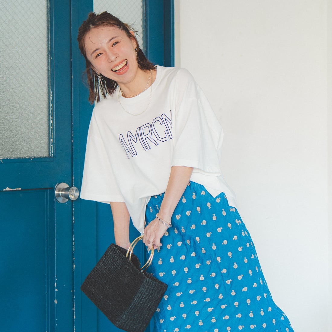 Americana × JEANS FACTORY [アメリカーナ × ジーンズファクトリー] 別注 AMRCN ショート丈フロッキープリントTシャツ [ASO-M-851-1-JF] ｵﾌﾎﾜｲﾄ &&モデル身長：153cm 着用サイズ：ONE SIZE&&