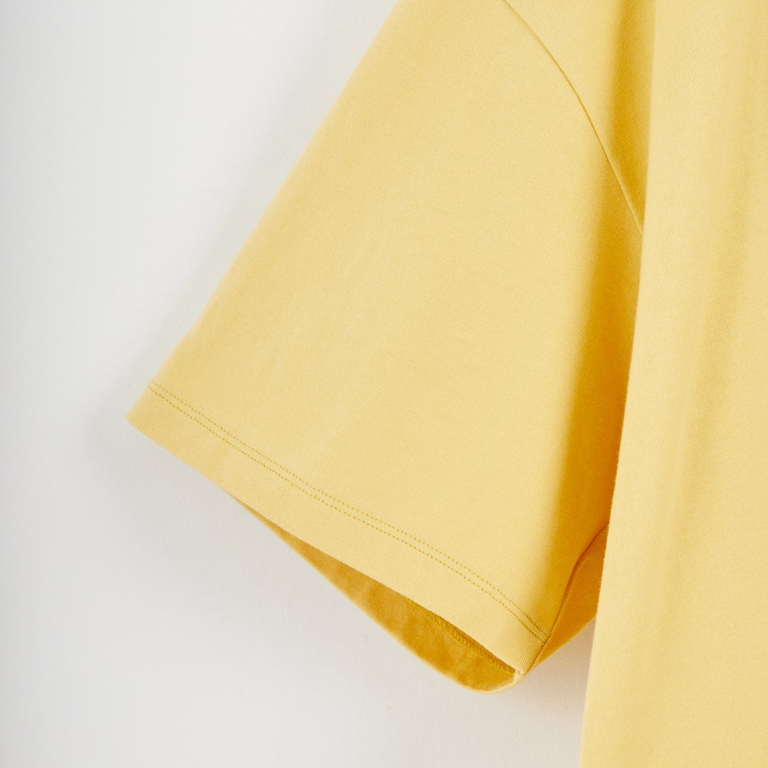 Americana × JEANS FACTORY [アメリカーナ × ジーンズファクトリー] 別注 AMRCN ショート丈フロッキープリントTシャツ [ASO-M-851-1-JF] ｲｴﾛｰ